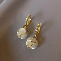 stone earing